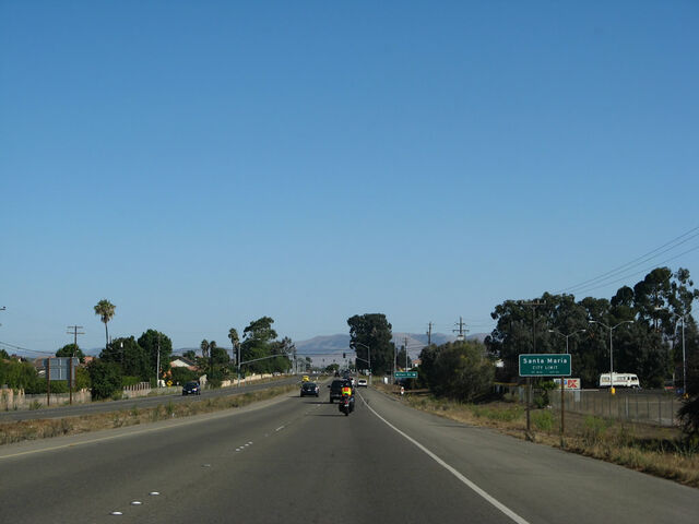 File:Ca-135 nb broadway 01.jpg