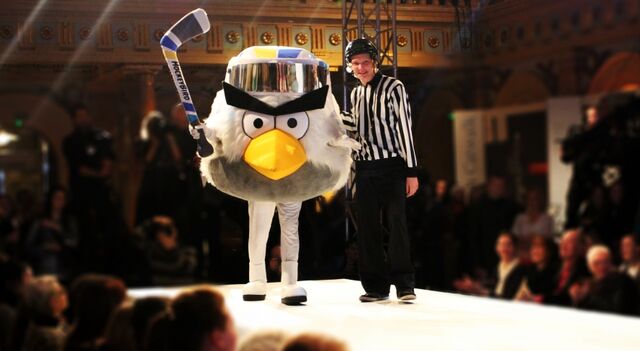File:Hockeybird-and-finnish-catwalk.jpg