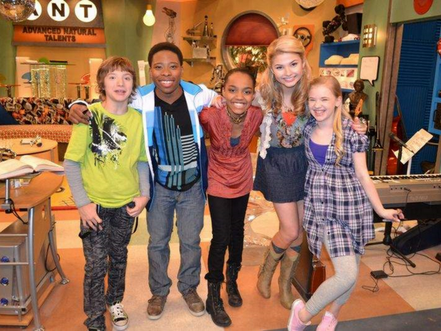 File:TheCast.png