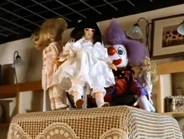 File:4crimclownstrangedolly.png