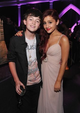 File:Grey&&ari.jpg