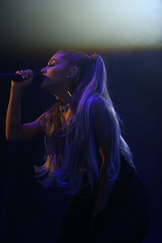 File:B96SummerBash2016Ariana6.jpg