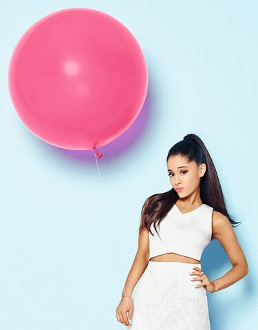 File:ArianaLipsy14.jpg
