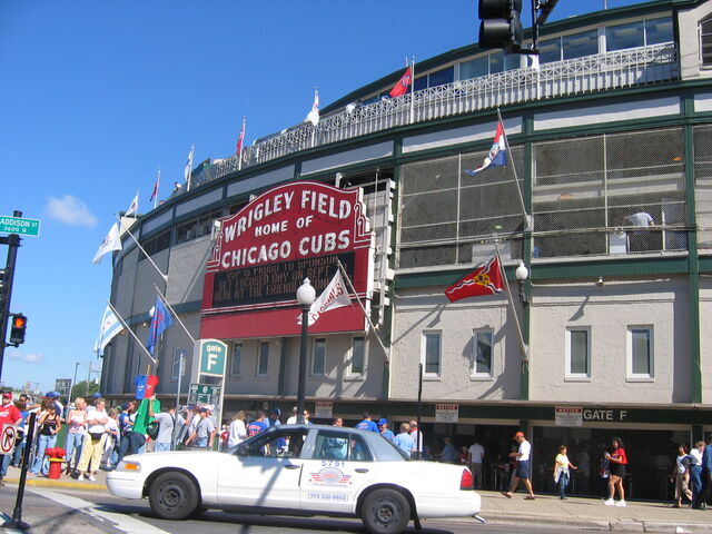 File:Wrigley Field-1195688495-266.jpg
