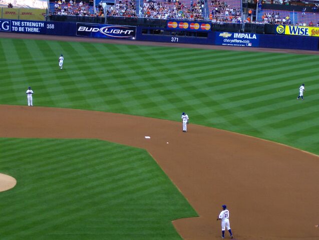 File:Shea Stadium-1195684272-570.jpg