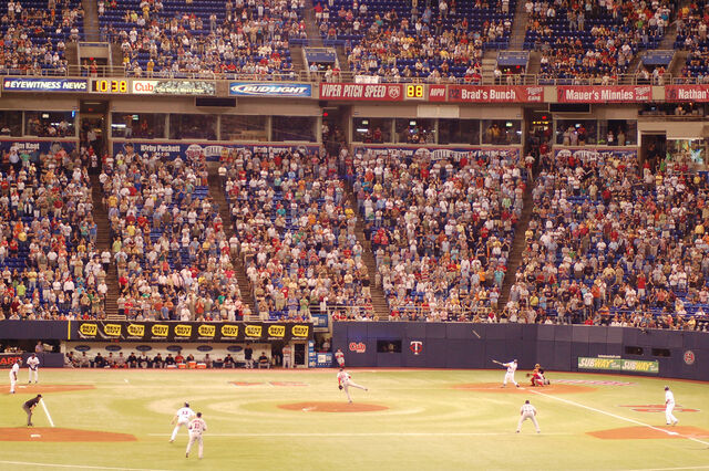 File:Metrodome-1195667246-709.jpg