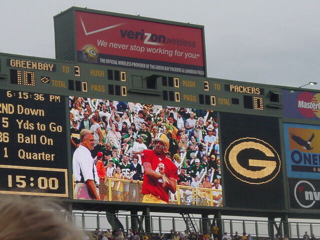 File:Lambeau Field-1195802333-806.jpg