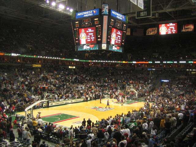 File:Bradley Center-1196093835-795.jpg