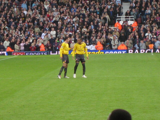 File:Robin van Persie-1213606879-256.jpg