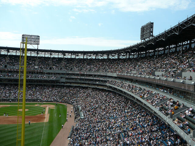 File:U.S. Cellular Field-1195687548-732.jpg