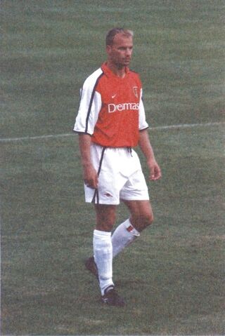 File:Dennis Bergkamp-1199398921-188.jpg