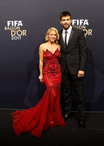 File:Shakira pique.jpeg