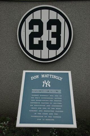 File:DonMattinglyYankeePlaque.jpg