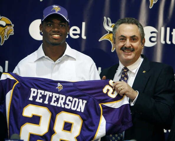 File:Adrian-peterson-28-jersey.jpg