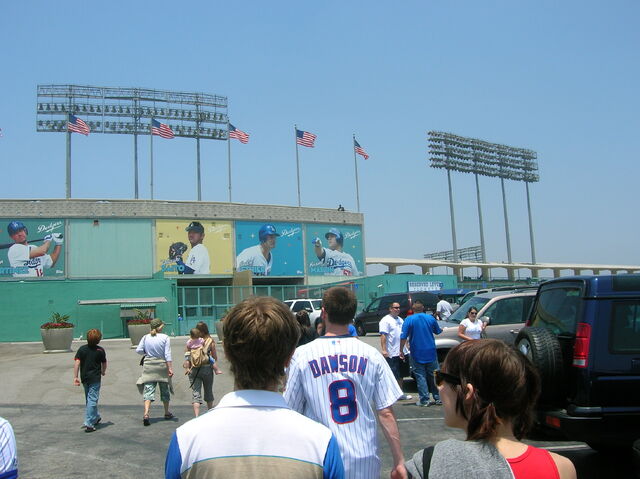 File:Dodger Stadium-1195663705-787.jpg