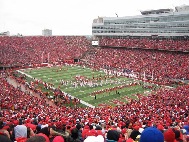 File:Memorial Stadium, Lincln.jpg