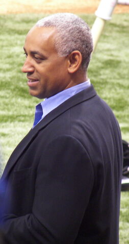 File:Omar Minaya.jpg