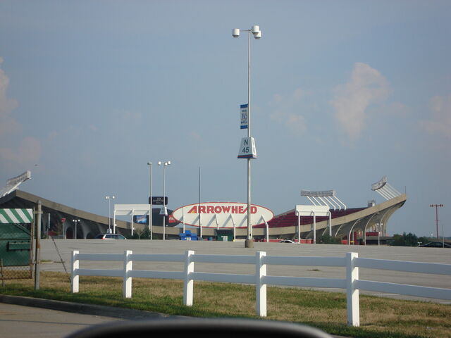 File:Arrowhead Stadium-1195769521-403.jpg
