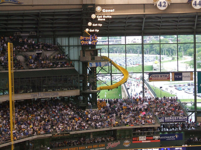 File:Miller Park-1195620266-477.jpg
