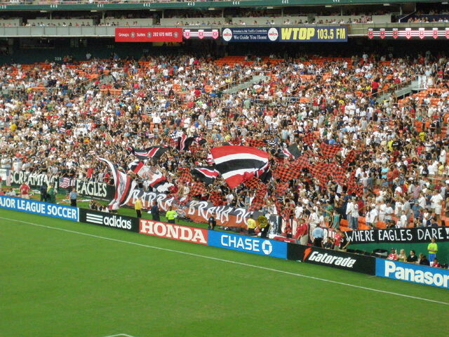 File:RFK Stadium-1195683194-793.jpg