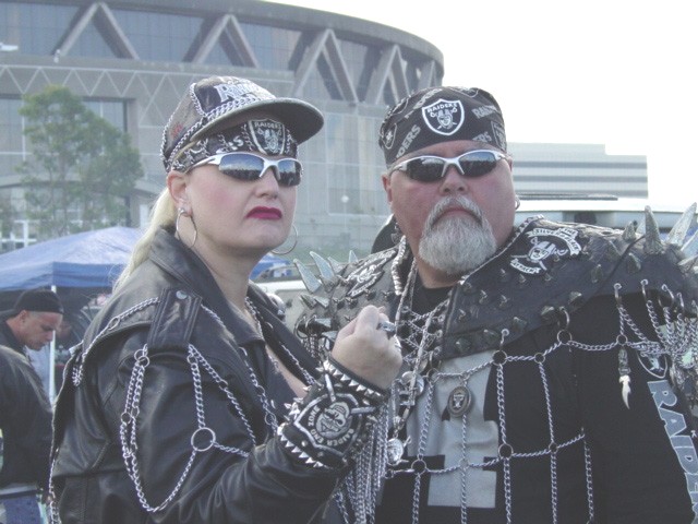 File:1191803047 Momanddad.jpg