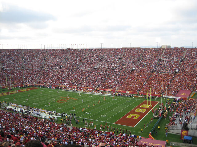 File:1188778872 LA Coliseum.jpg