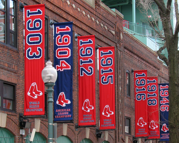 File:Fenway Park-1195665987-392.jpg