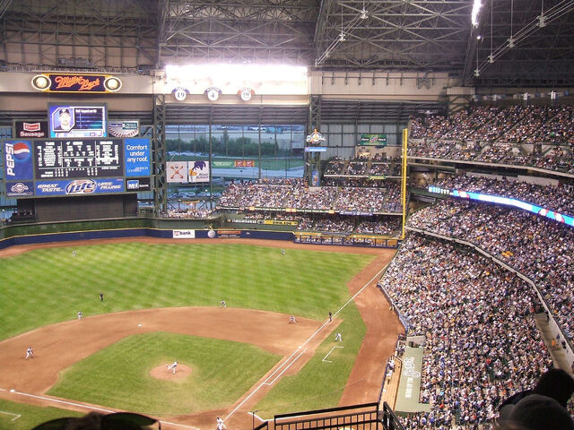 File:Miller Park-1195670807-709.jpg