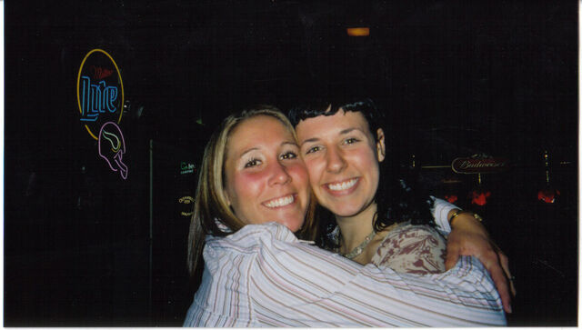 File:1188160977 Suzy and angie.jpg