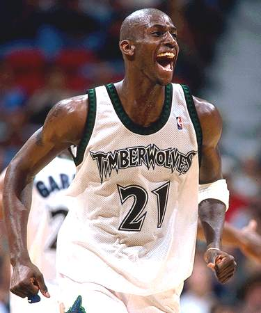 File:Kevin Garnett smiles.png