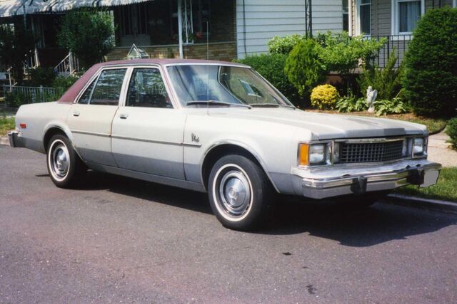 File:1980 Plymouth Volare.jpg