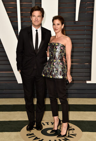 File:2016 Academy Awards Vanity Fair - Jason and Amanda 01.jpg