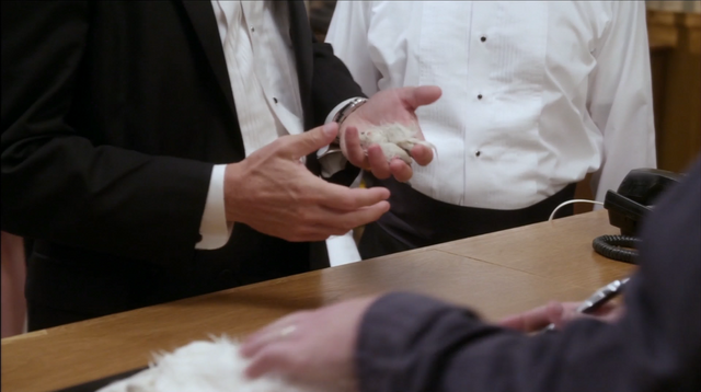 File:4x07 Colony Collapse (025).png