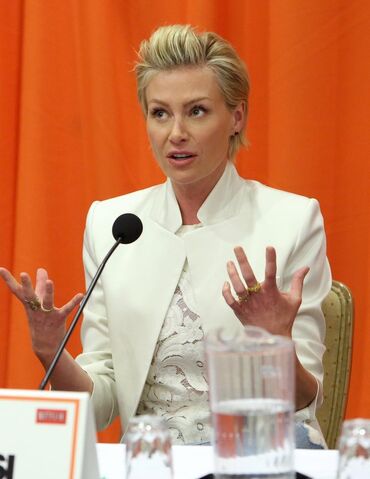 File:2013 Netflix Press Conference - Portia de Rossi 02.jpg