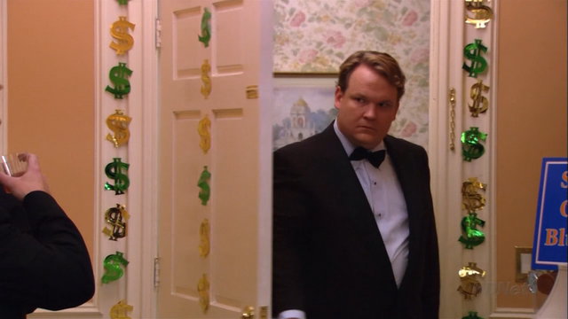 File:3x09 S.O.B.s (62).png