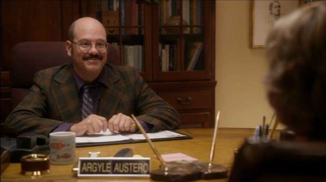 File:4x10 Queen B. (57).png