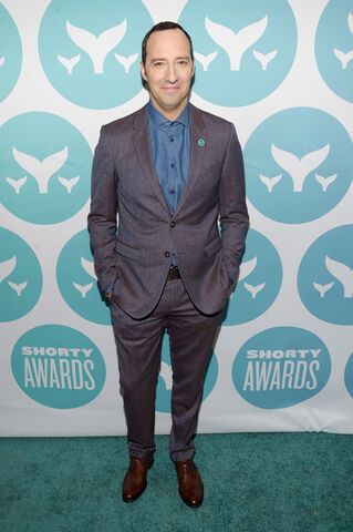 File:2017 Shorty Awards - Tony Hale 02.jpg