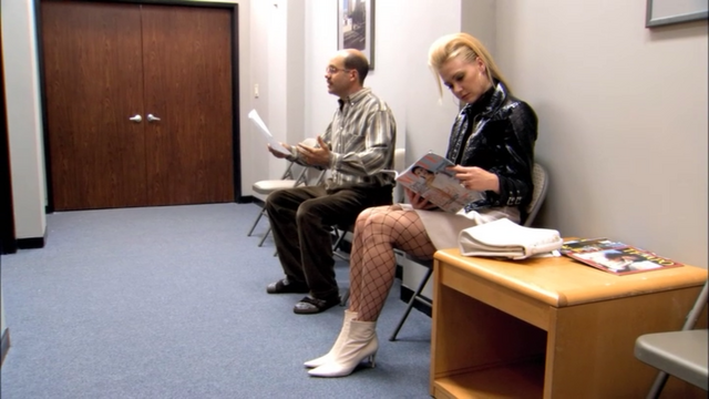 File:1x02 Top Banana (20).png