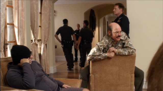 File:4x09 Smashed (03).png