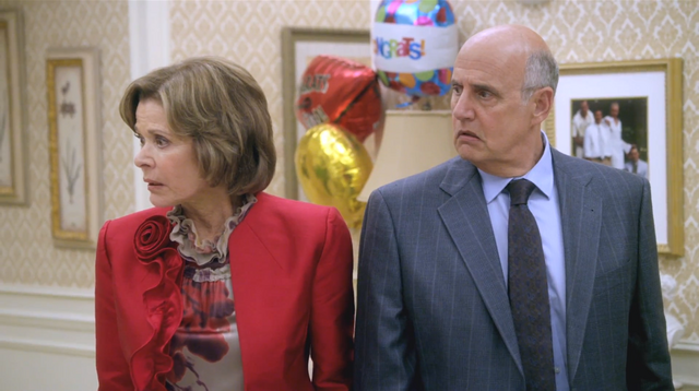 File:S4 Trailer (14).png