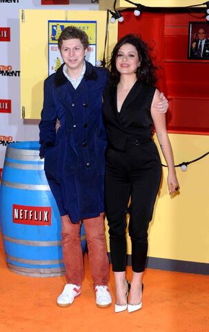 File:London S4 Orange Carpet (04).jpg