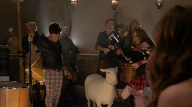 File:4x04 The B. Team (099).png