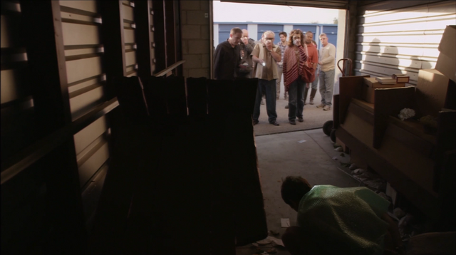 File:4x07 Colony Collapse (099).png