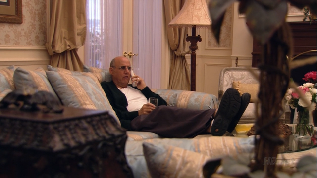File:3x09 S.O.B.s (06).png
