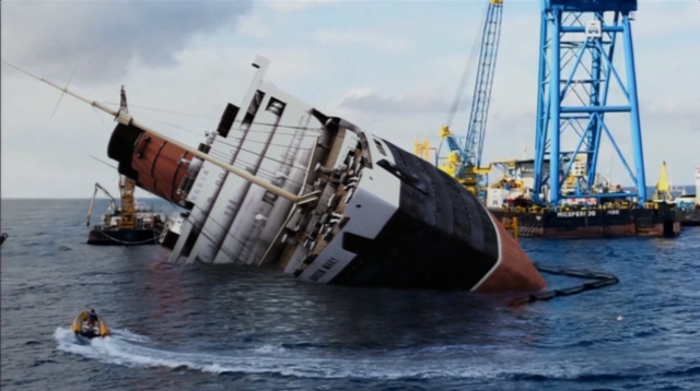 File:4x10 Queen B. (13).png