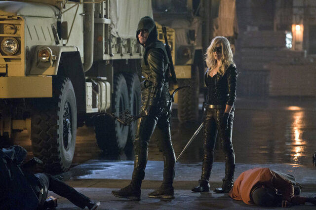 Fichier:Arrow-saison-2-episode-4-crucible-team-up.jpg