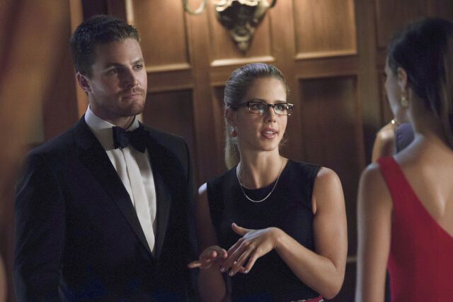 Fichier:Arrow-saison-2-episode-4-crucible-olivity.jpg