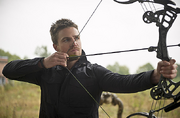 Flash-arrow-crossover-oliver-queen-bow-arrow.png