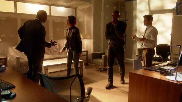 File:J'onn and Alex argue.png