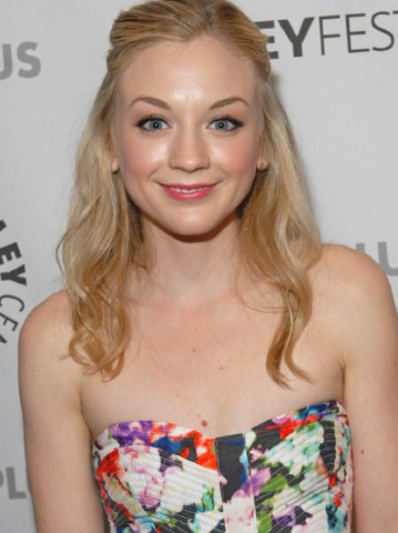File:Emily Kinney.png